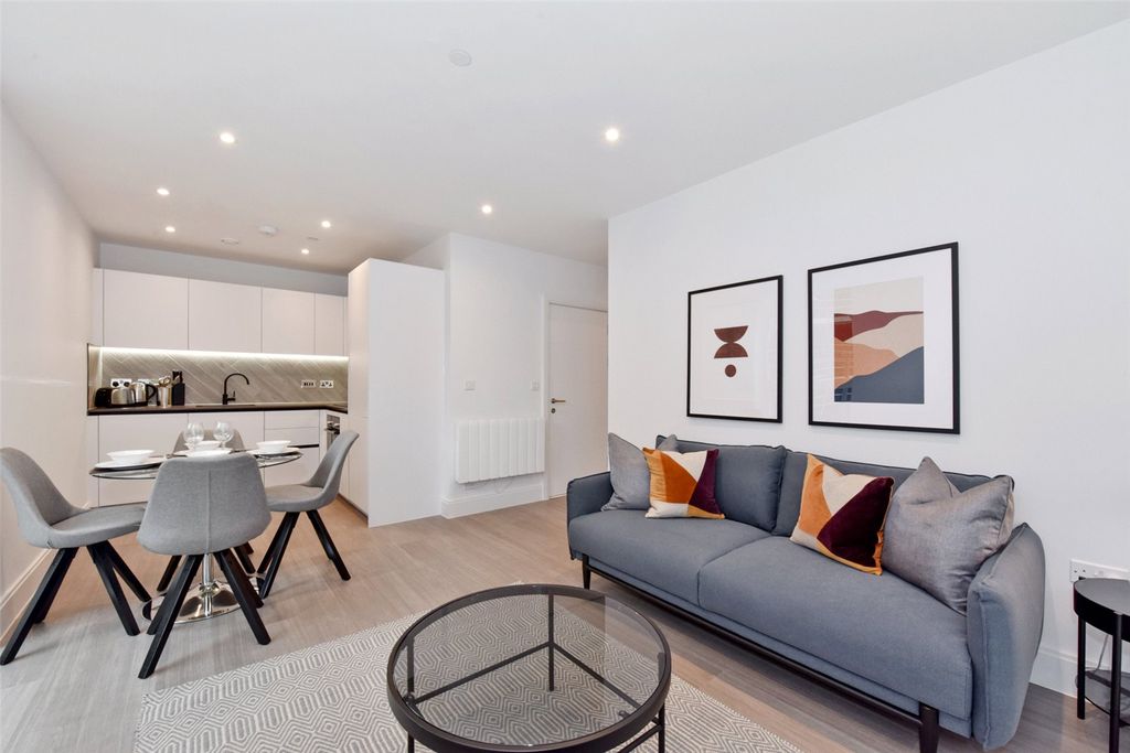 Property photo 2 of 17 Reception Room