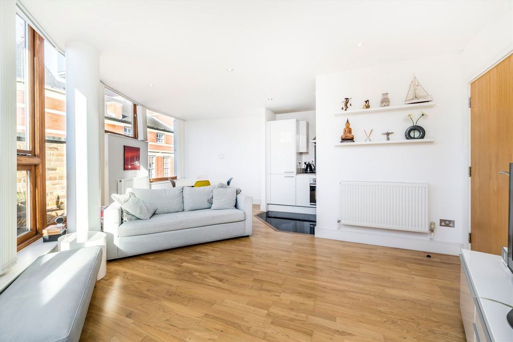 Property photo 2 of 12