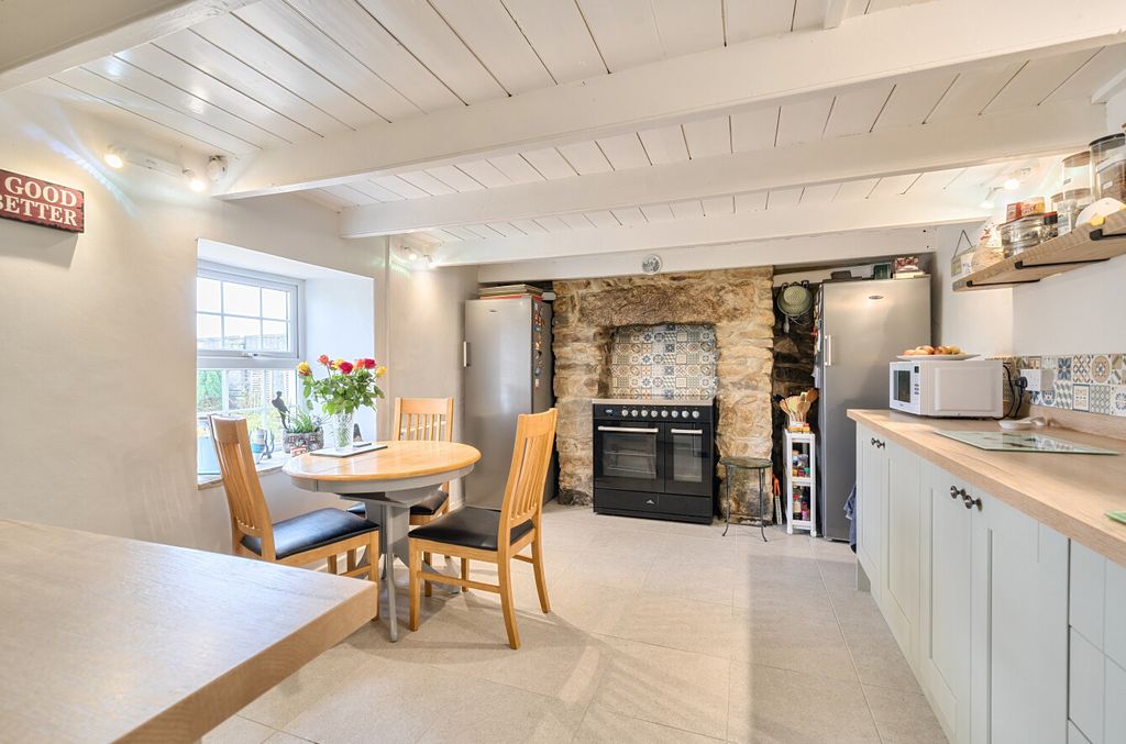 Property photo 3 of 25 1420185-18-69Aacf...