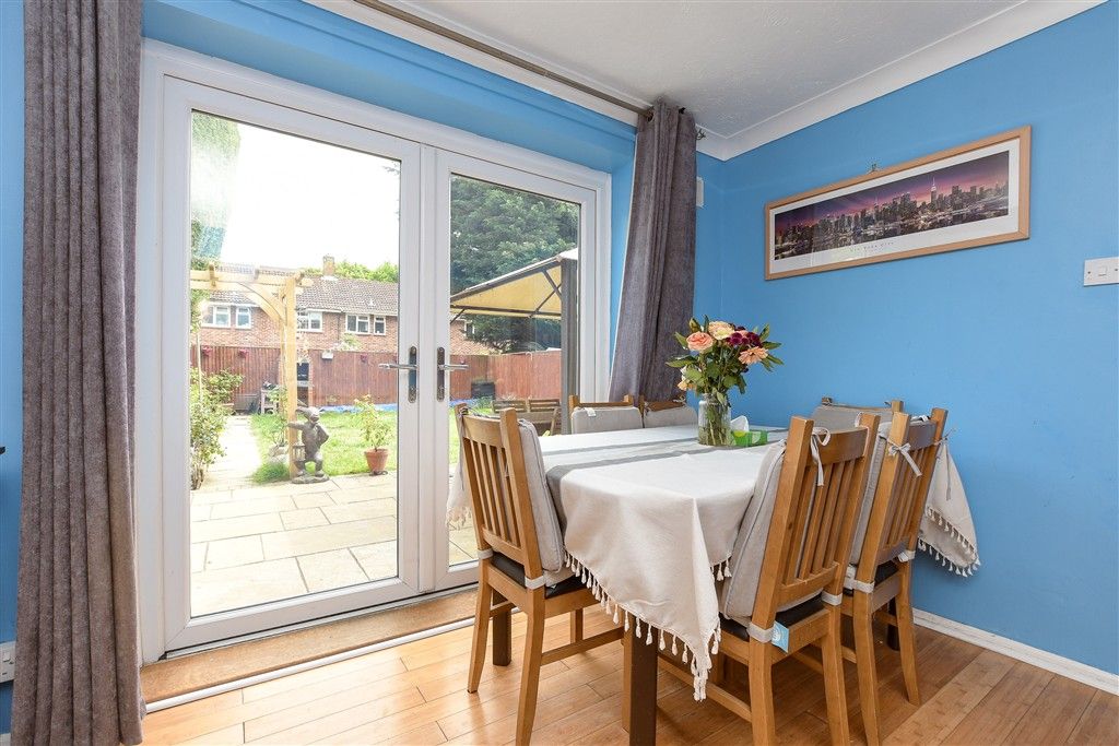 Property photo 3 of 11 Dining Room