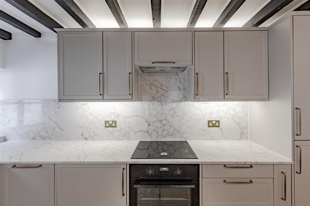 Property photo 3 of 15 Kitchen