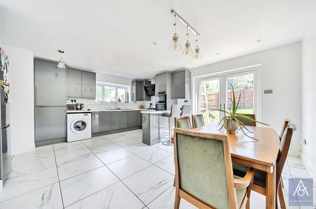 Property photo 2 of 16 Picture No. 25