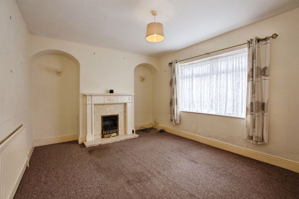 Property photo 3 of 17