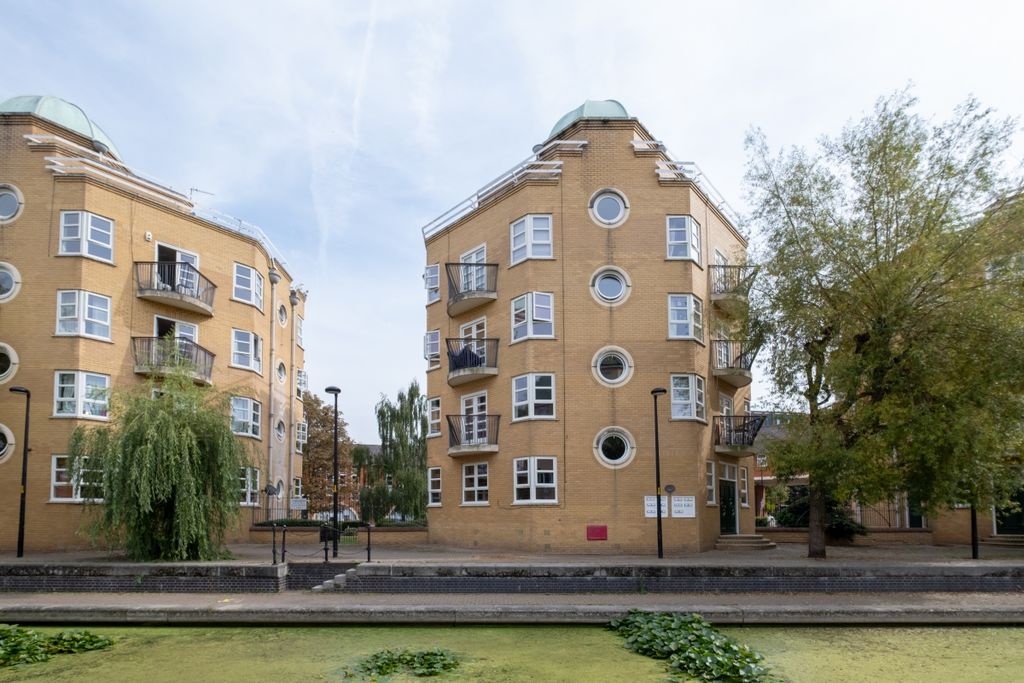 Property photo 1 of 7 9