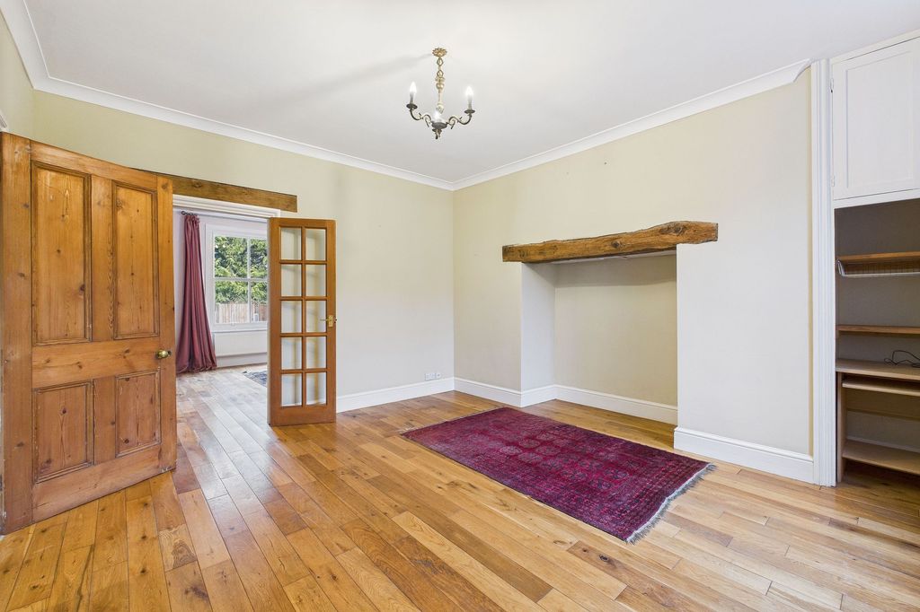 Property photo 3 of 25