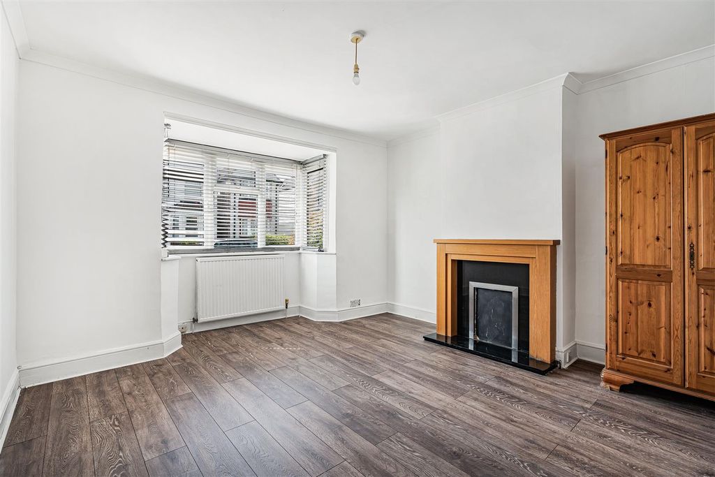 Property photo 2 of 23
