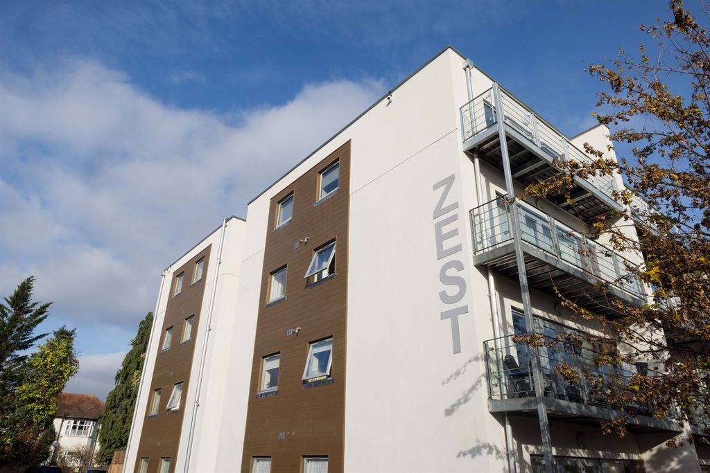 Property photo 1 of 8 (Main)