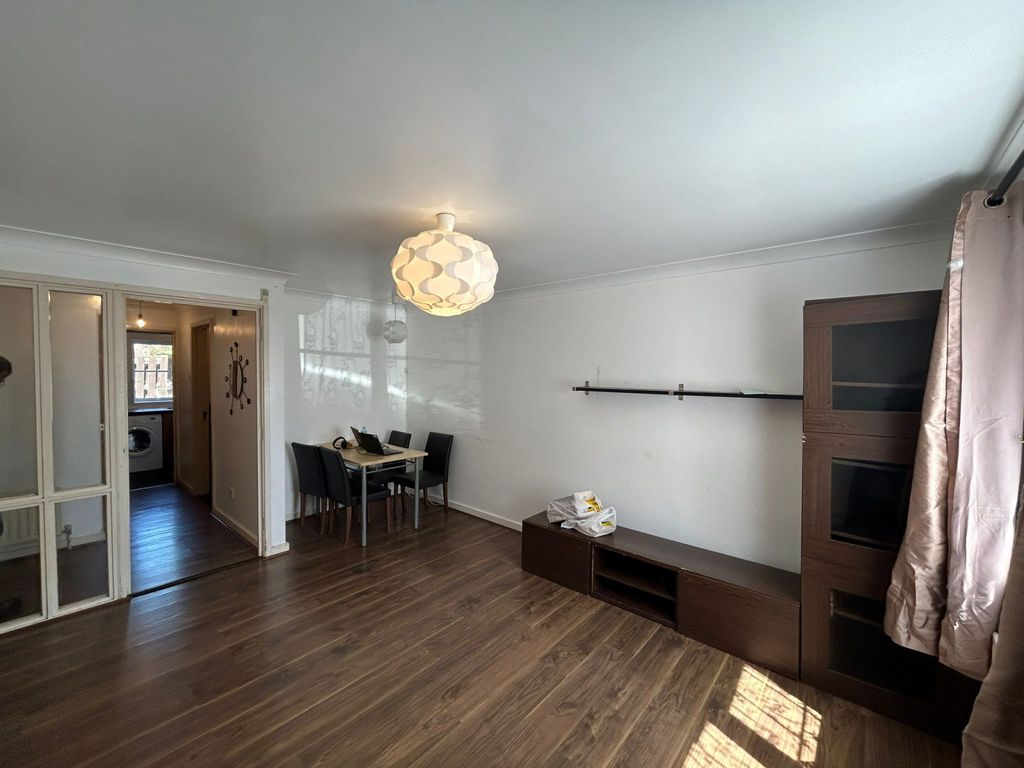 Property photo 3 of 6 Gallery