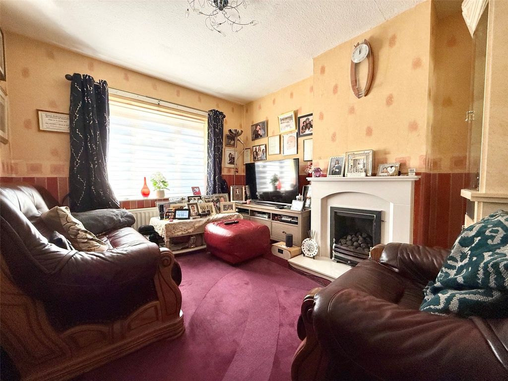 Property photo 2 of 19 Picture No. 13