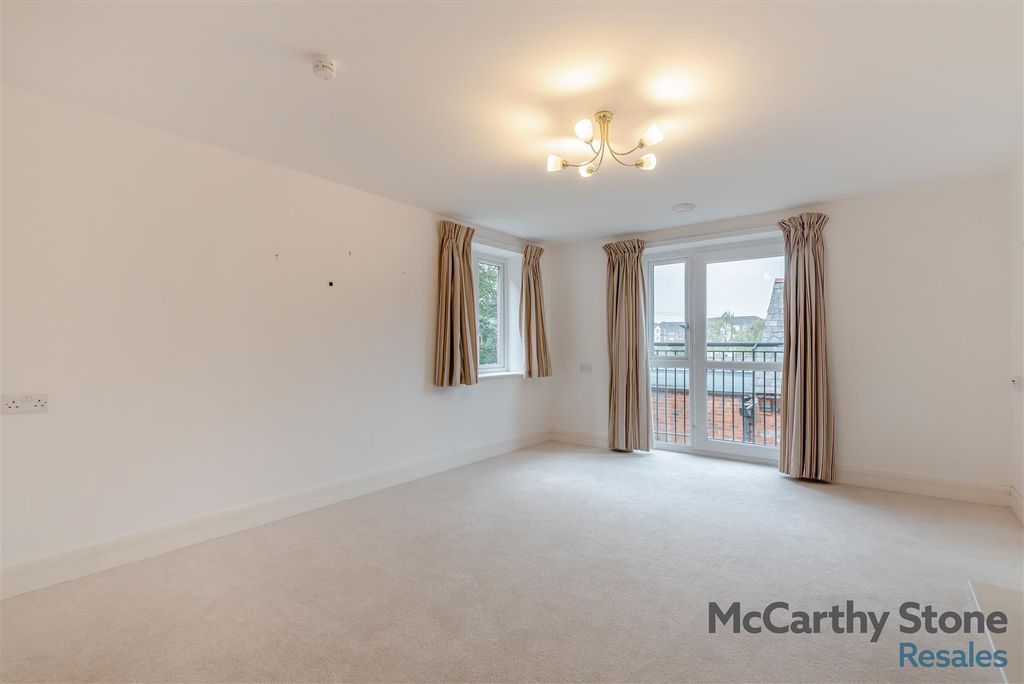 Property photo 2 of 21 8666191-Interior02.Jpg