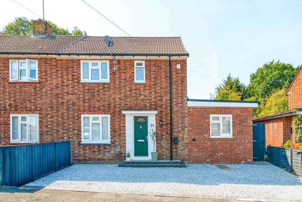 Property photo 1 of 32