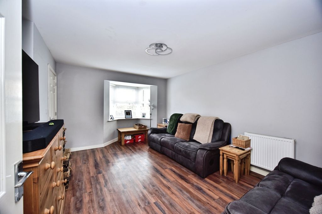 Property photo 3 of 19 Irisdrive14