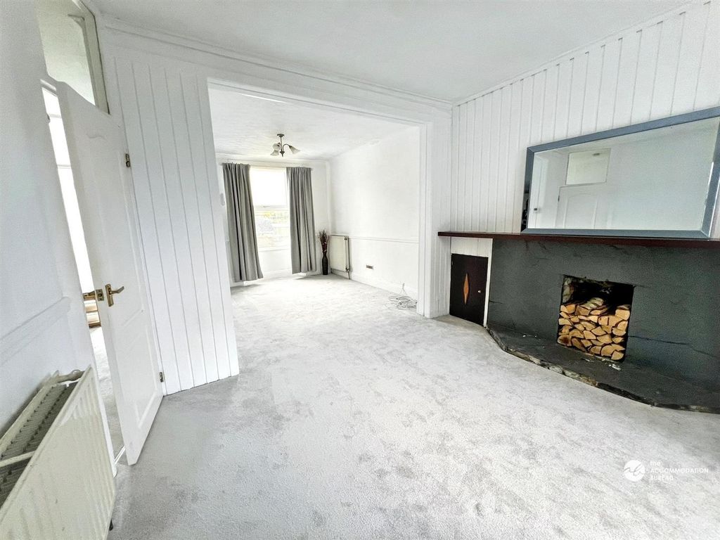 Property photo 3 of 21 Diner