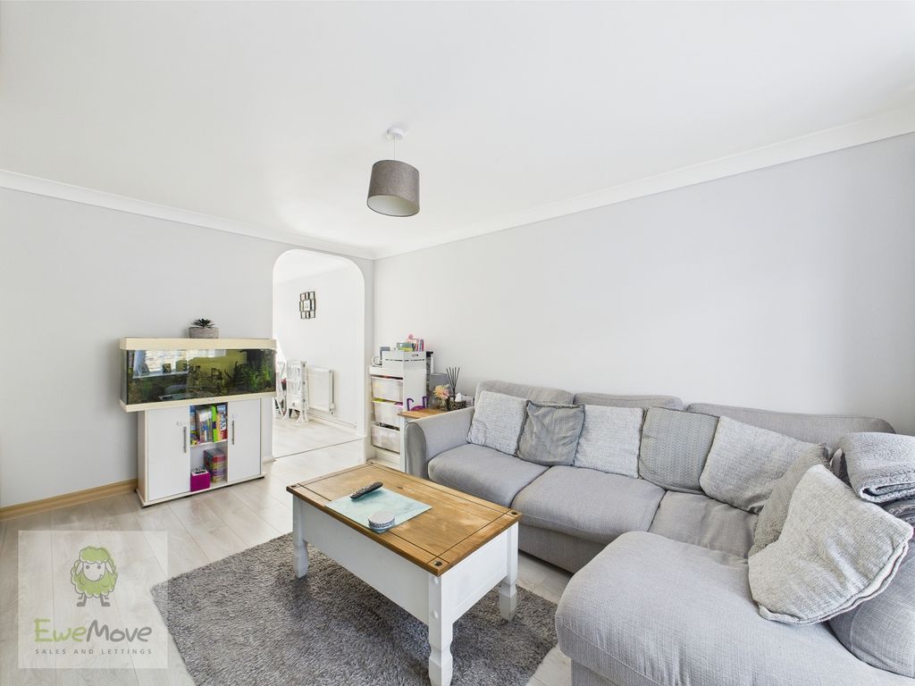 Property photo 3 of 14 Living Room