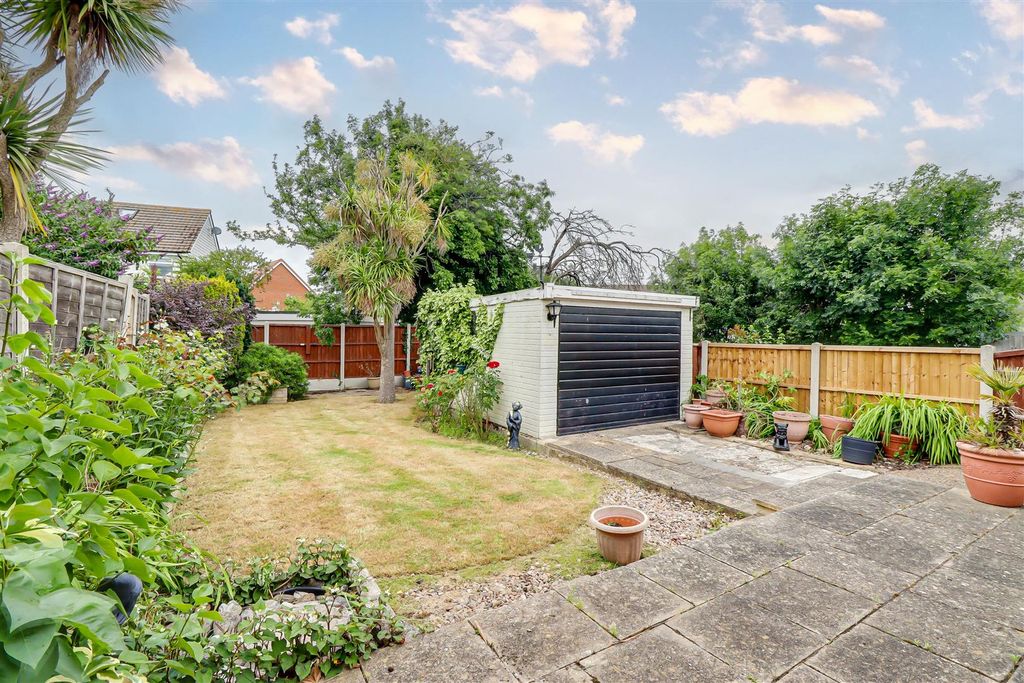 Property photo 2 of 21