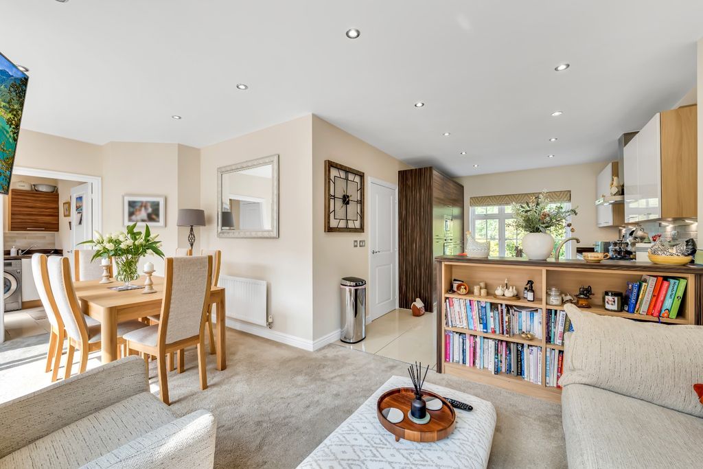 Property photo 3 of 31 4242666