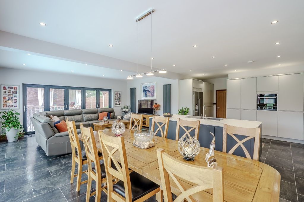 Property photo 2 of 38