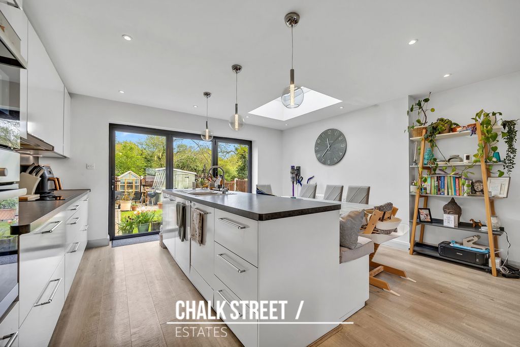 Property photo 2 of 23