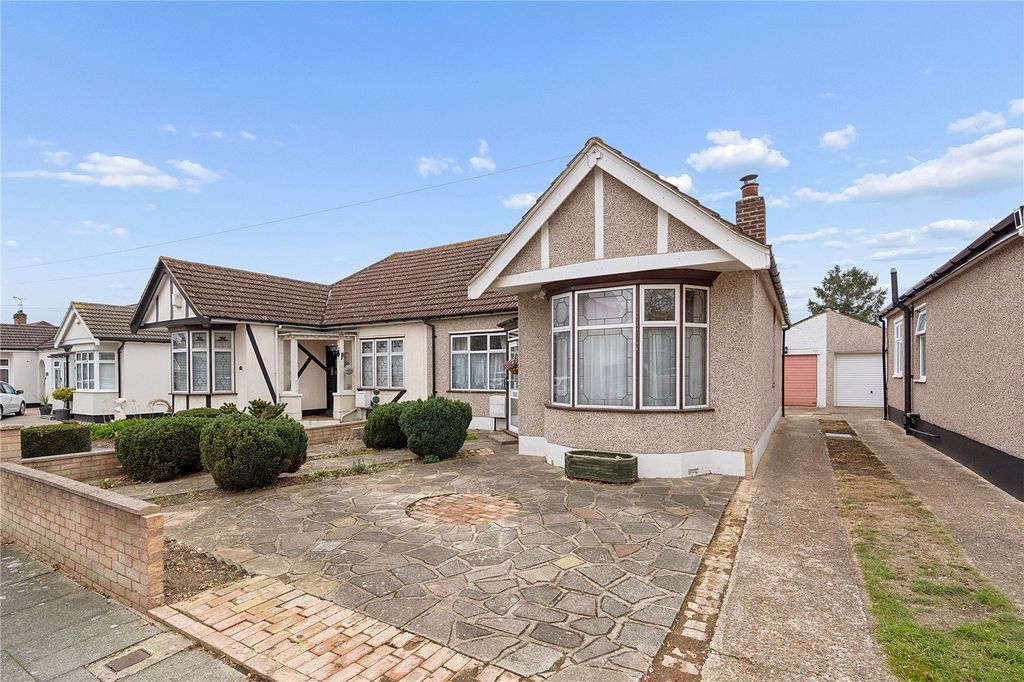 Property photo 1 of 11 Front