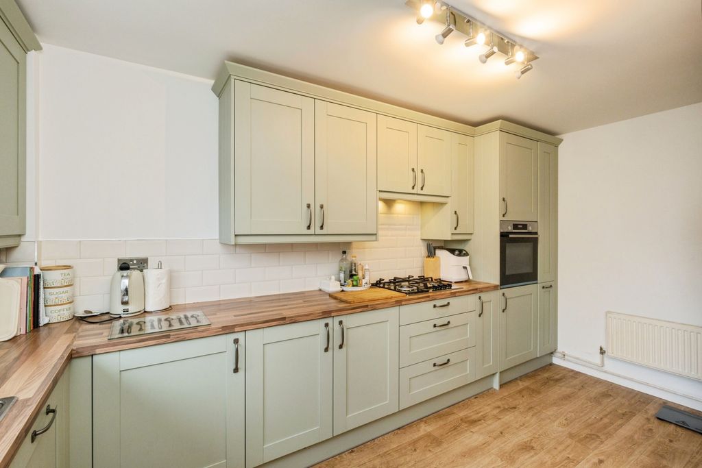 Property photo 2 of 12 Kitchen