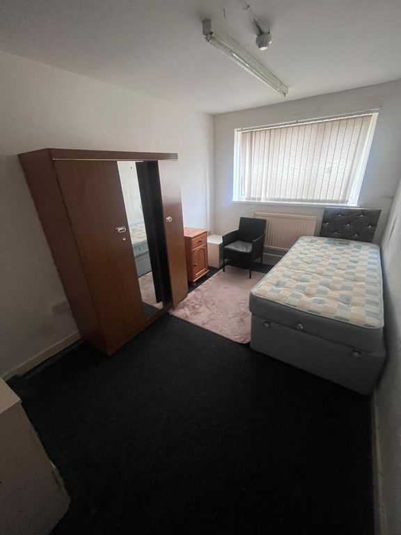 Property photo 1 of 4