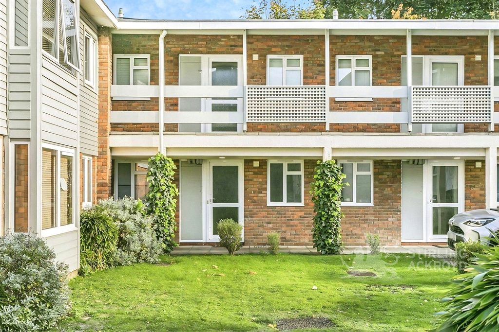 Property photo 1 of 8 Exterior