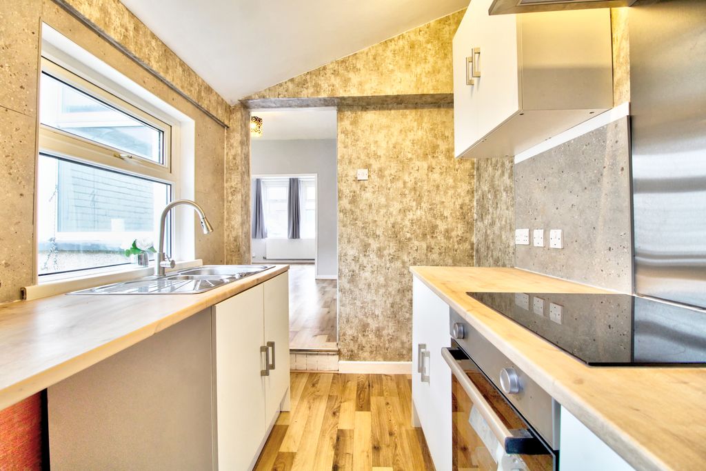 Property photo 1 of 22 Img_0115_6_7_Interior 4_Realistic