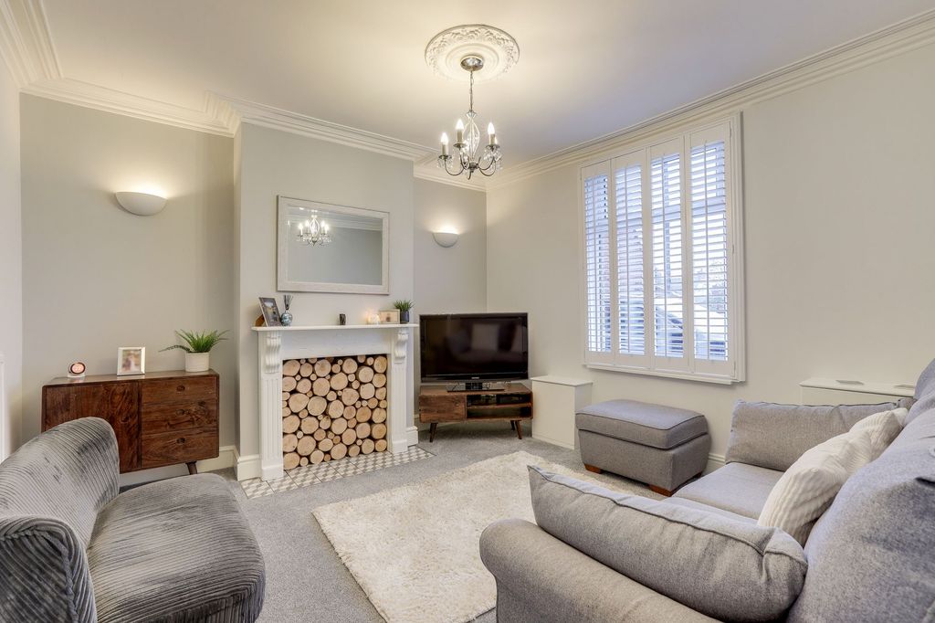 Property photo 2 of 22