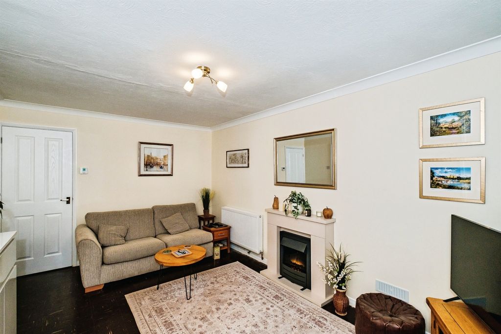 Property photo 3 of 17