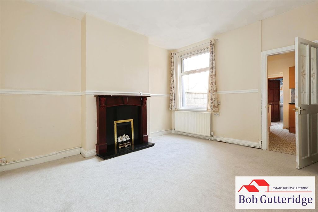 Property photo 3 of 15 Sitting Room