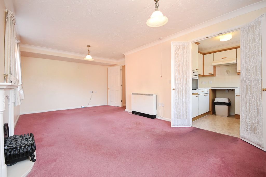 Property photo 2 of 12 Lounge