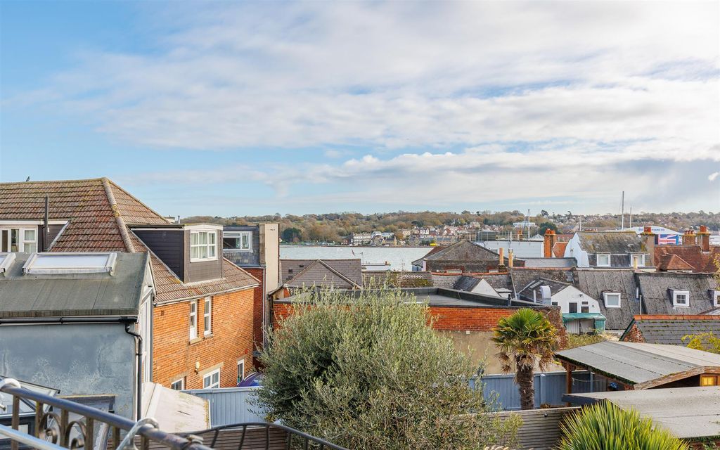 Property photo 3 of 22 Harbour Views