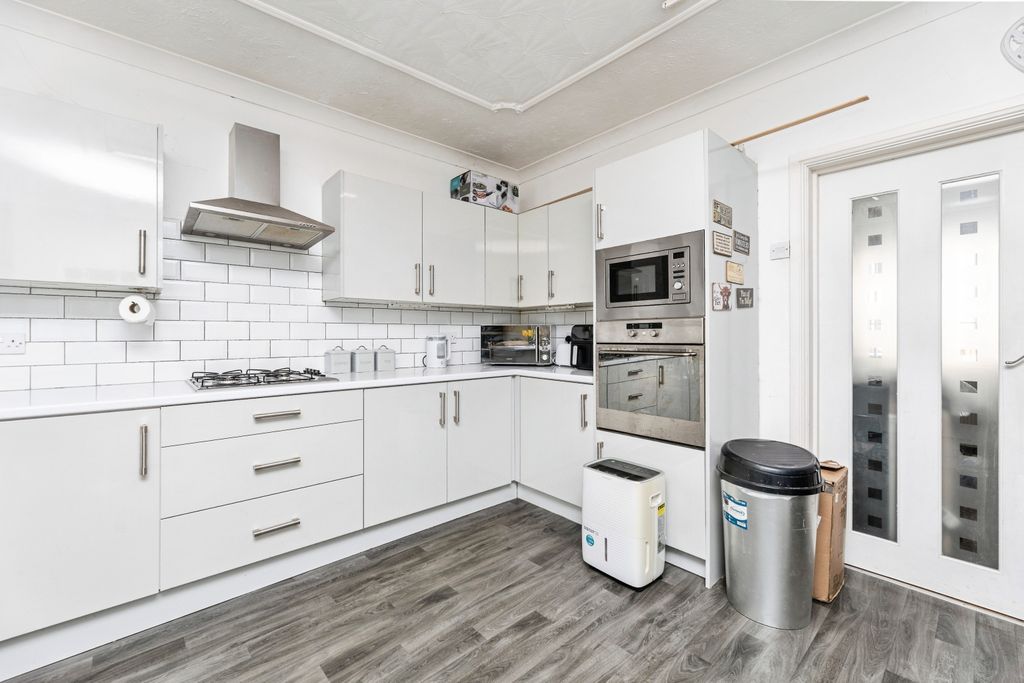 Property photo 2 of 15 Kitchen/Dining Room
