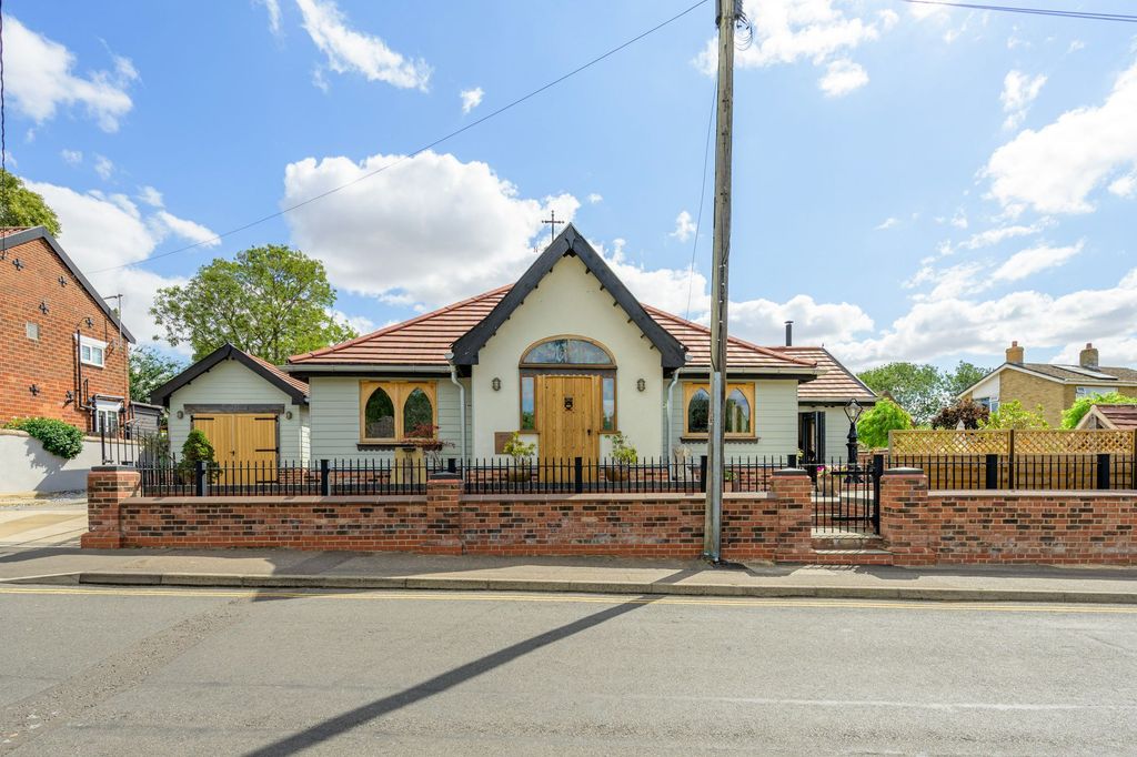 Property photo 1 of 24