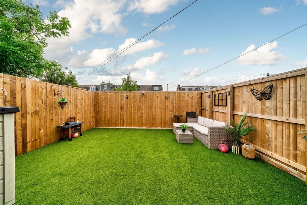 Property photo 2 of 47 Rear Garden