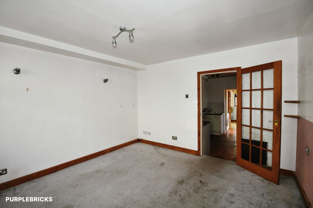 Property photo 3 of 22