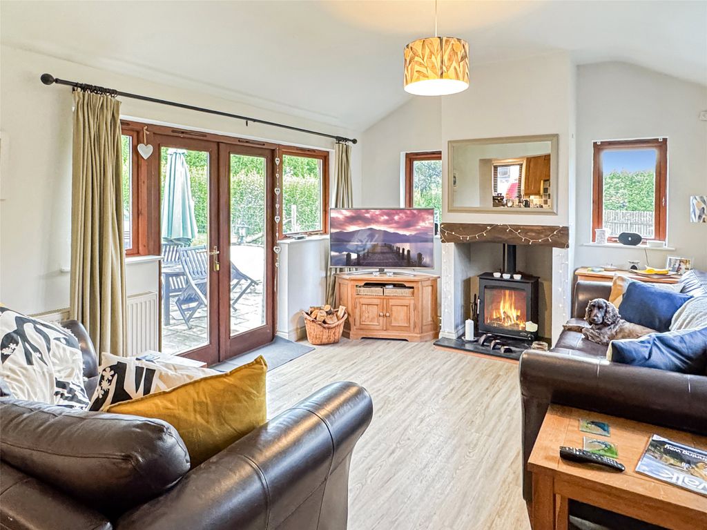 Property photo 3 of 11 3 - Picture No. 02