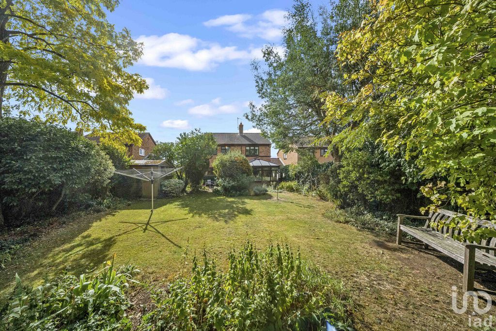 Property photo 2 of 32