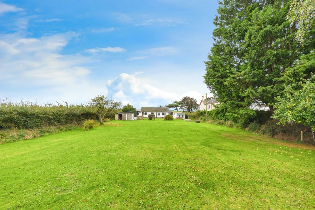 Property photo 1 of 10 Outside