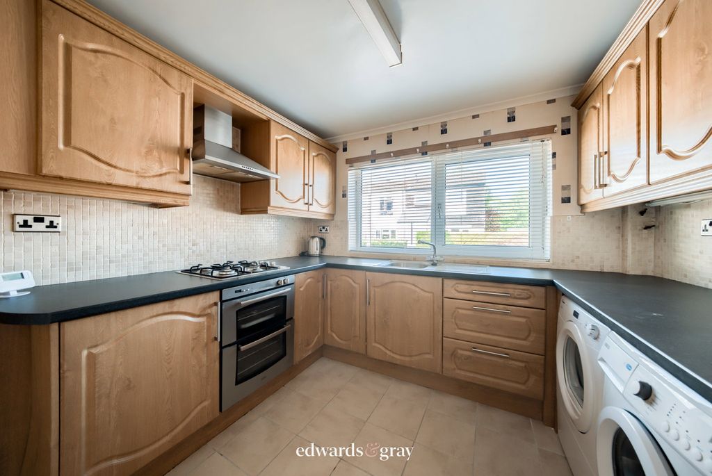 Property photo 3 of 16