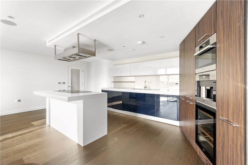 Property photo 2 of 30 Picture No. 24