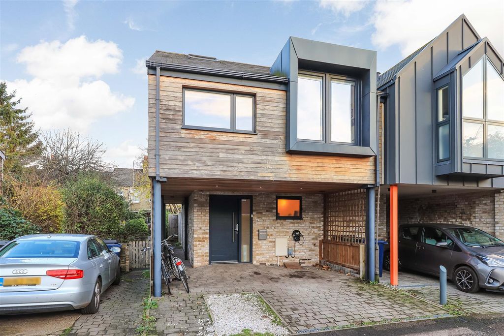 Property photo 1 of 20 Front