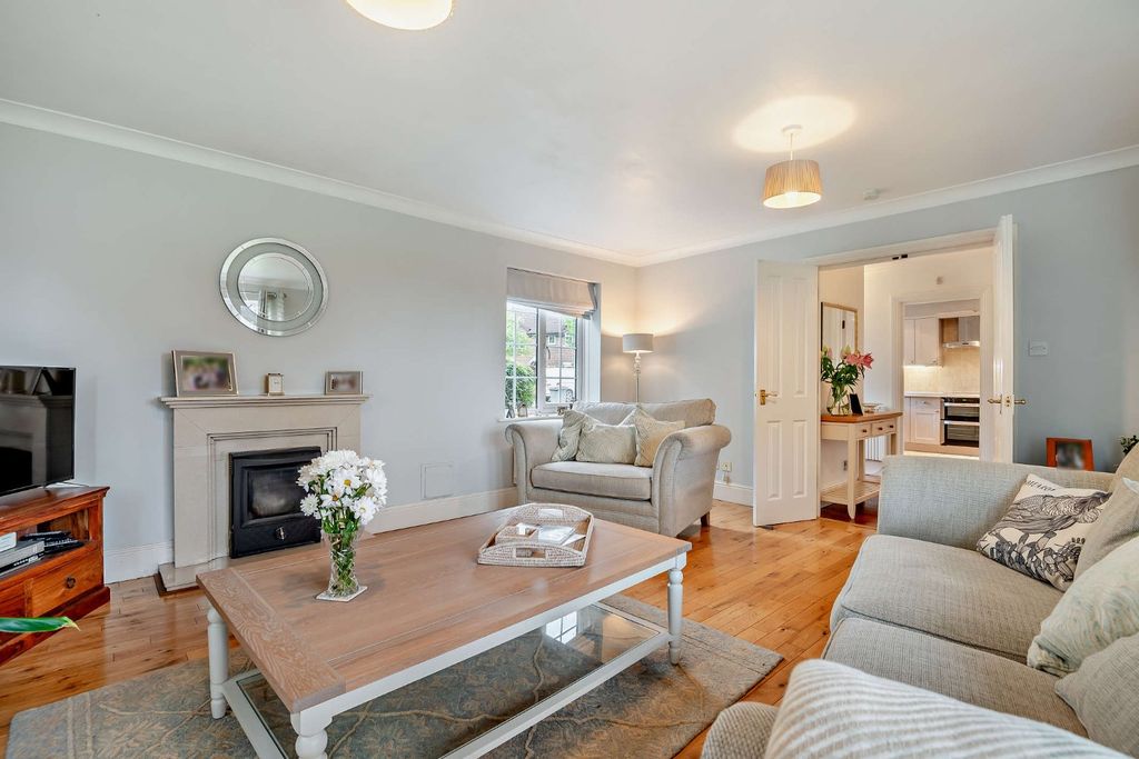 Property photo 2 of 11 Sitting Room