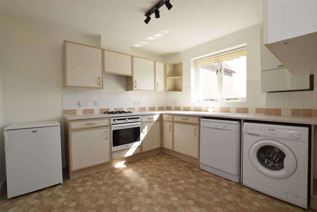 Property photo 2 of 5 Kitchen