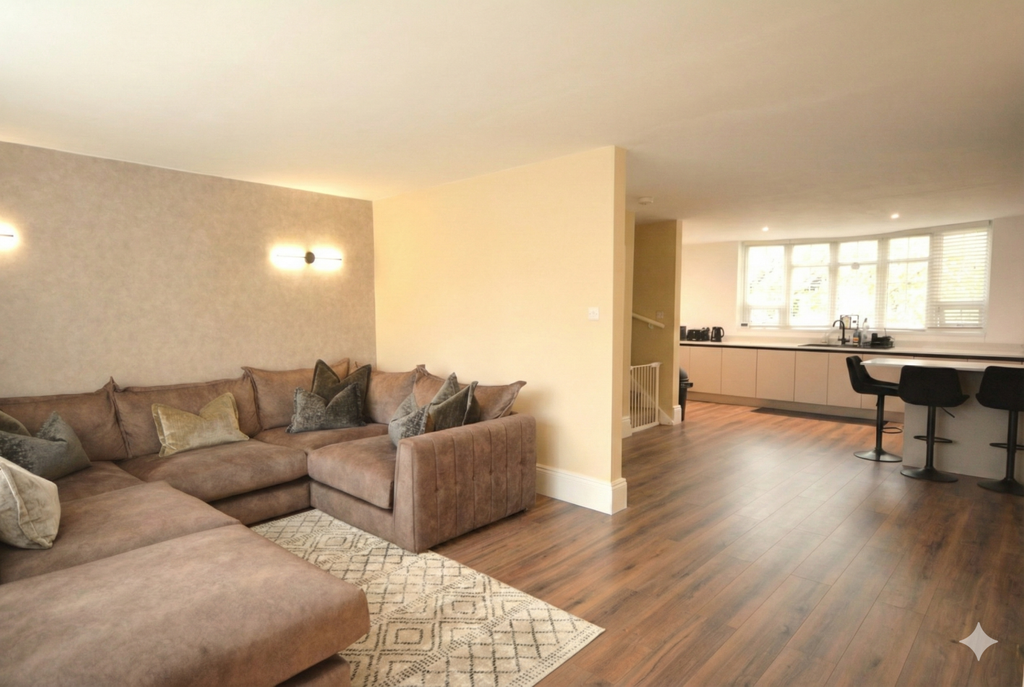 Property photo 2 of 14 Lounge