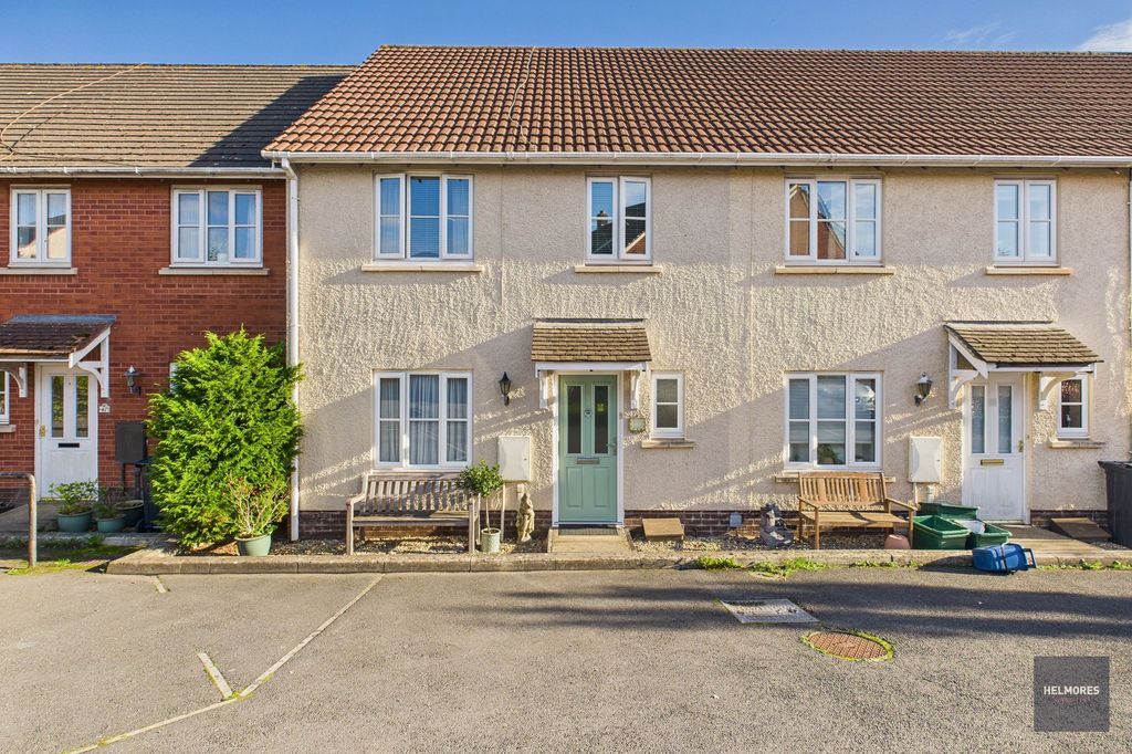 Property photo 1 of 17