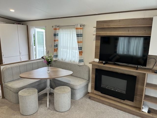 Property photo 3 of 10 Image40