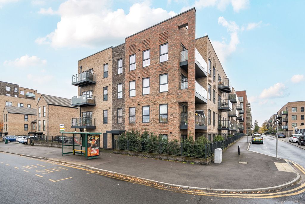 Property photo 1 of 22 1374342-1-6908914...