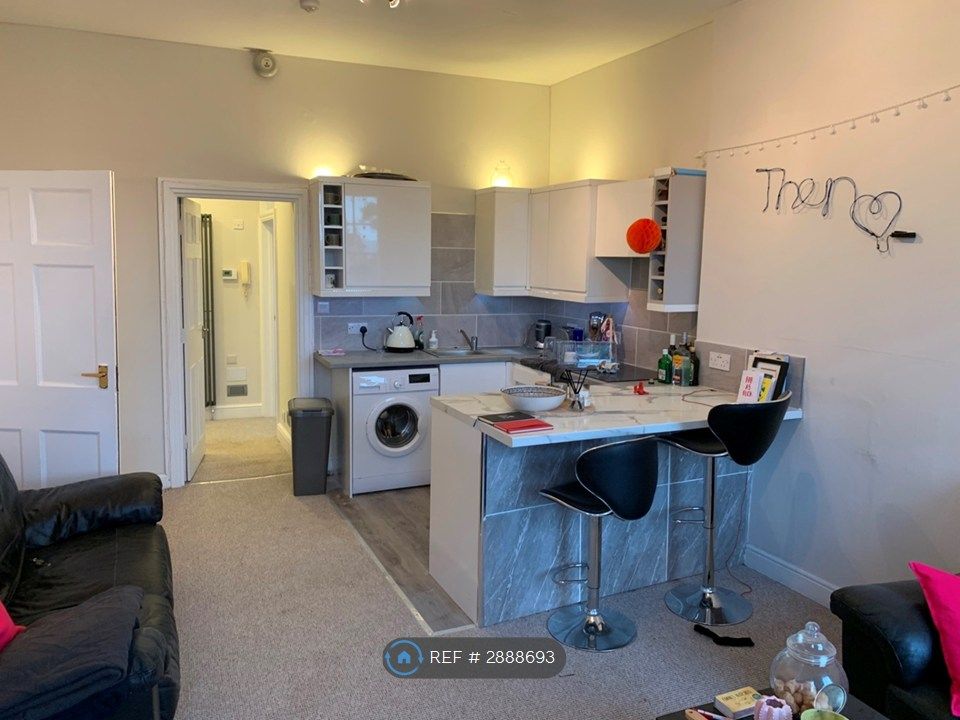 Property photo 3 of 8 Kitchen