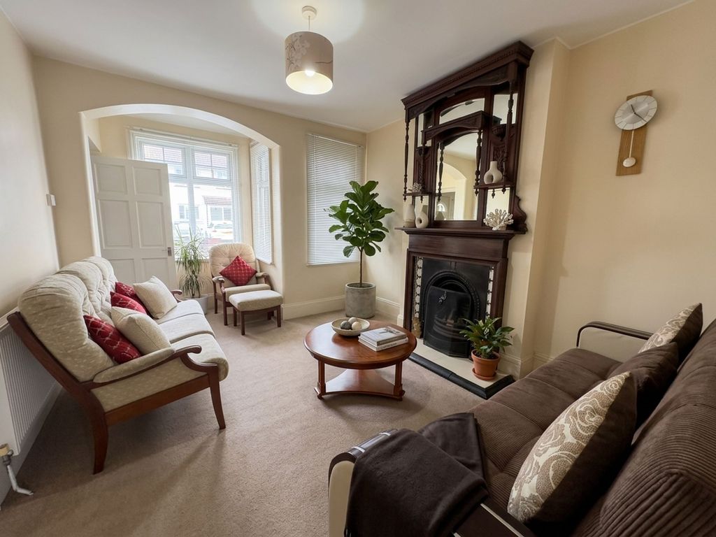Property photo 2 of 12